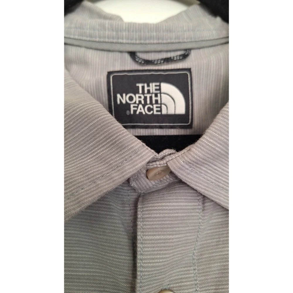 The North Face Shirt Men's XXL Gray Short‎ Sleeve Cotton Button-Up